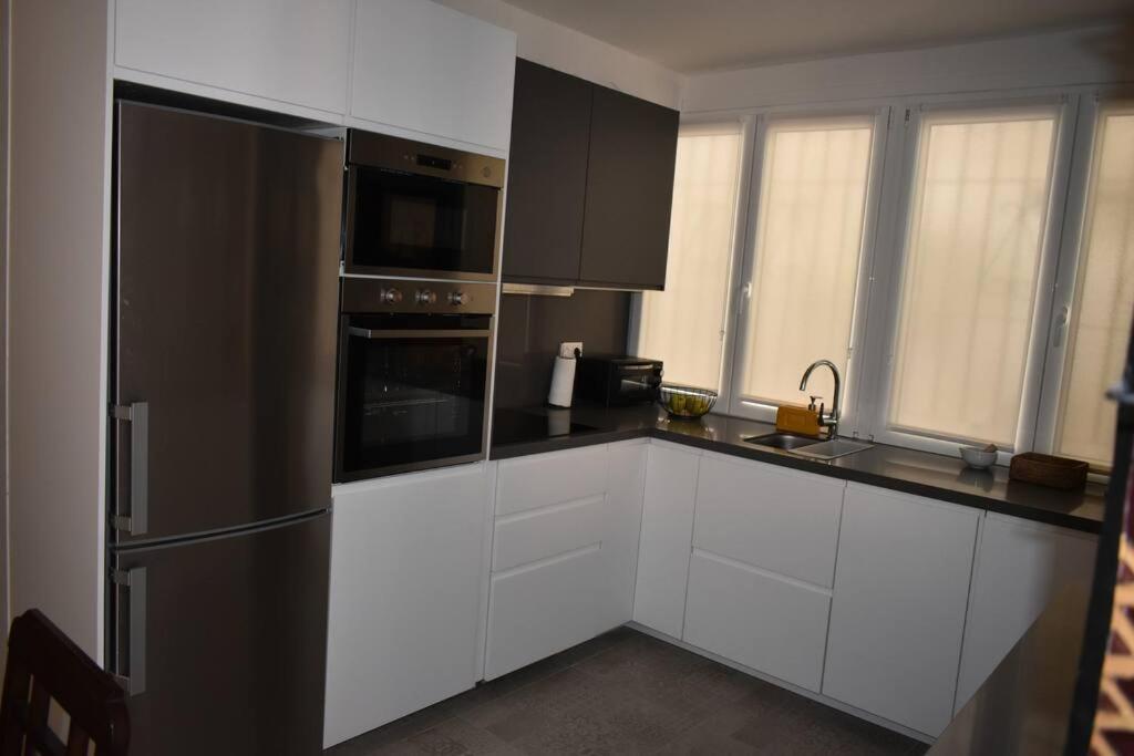 Precioso Piso En Almeria Centro Con Parking Gratis Exterior photo