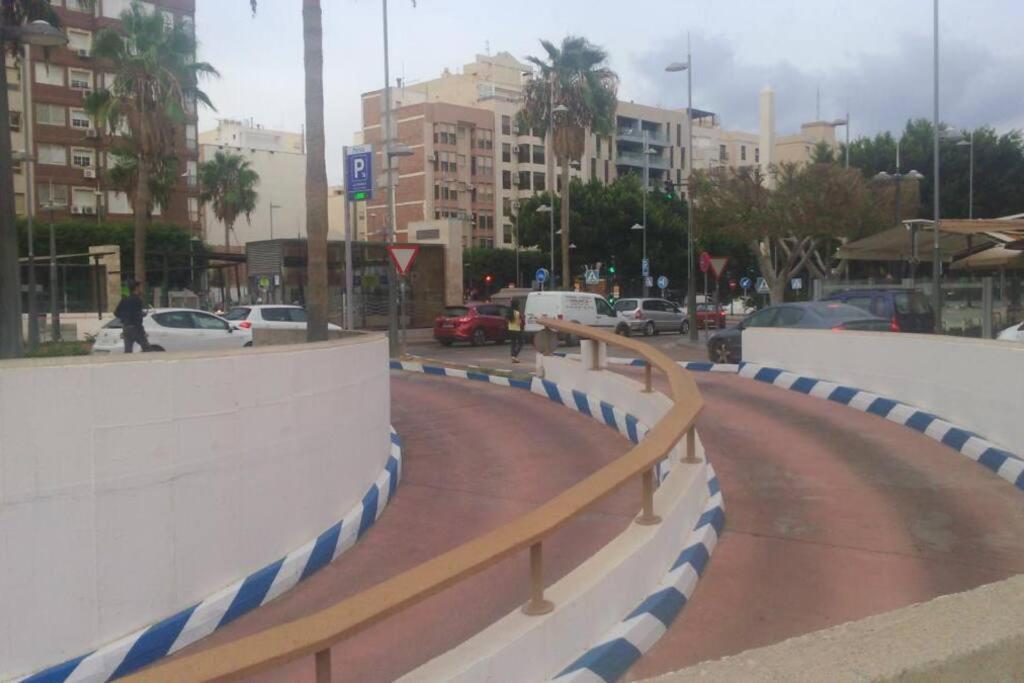 Precioso Piso En Almeria Centro Con Parking Gratis Exterior photo