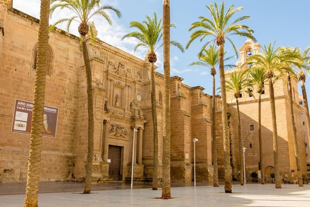 Precioso Piso En Almeria Centro Con Parking Gratis Exterior photo